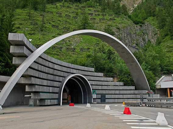 ورودی تونل مونت بلانک